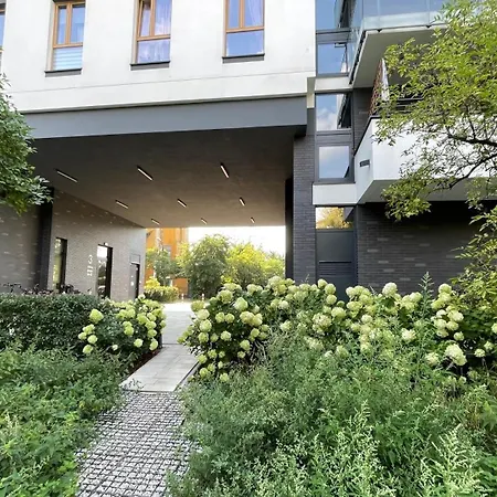 Centrum Wlodarzewska 30 * ורשה